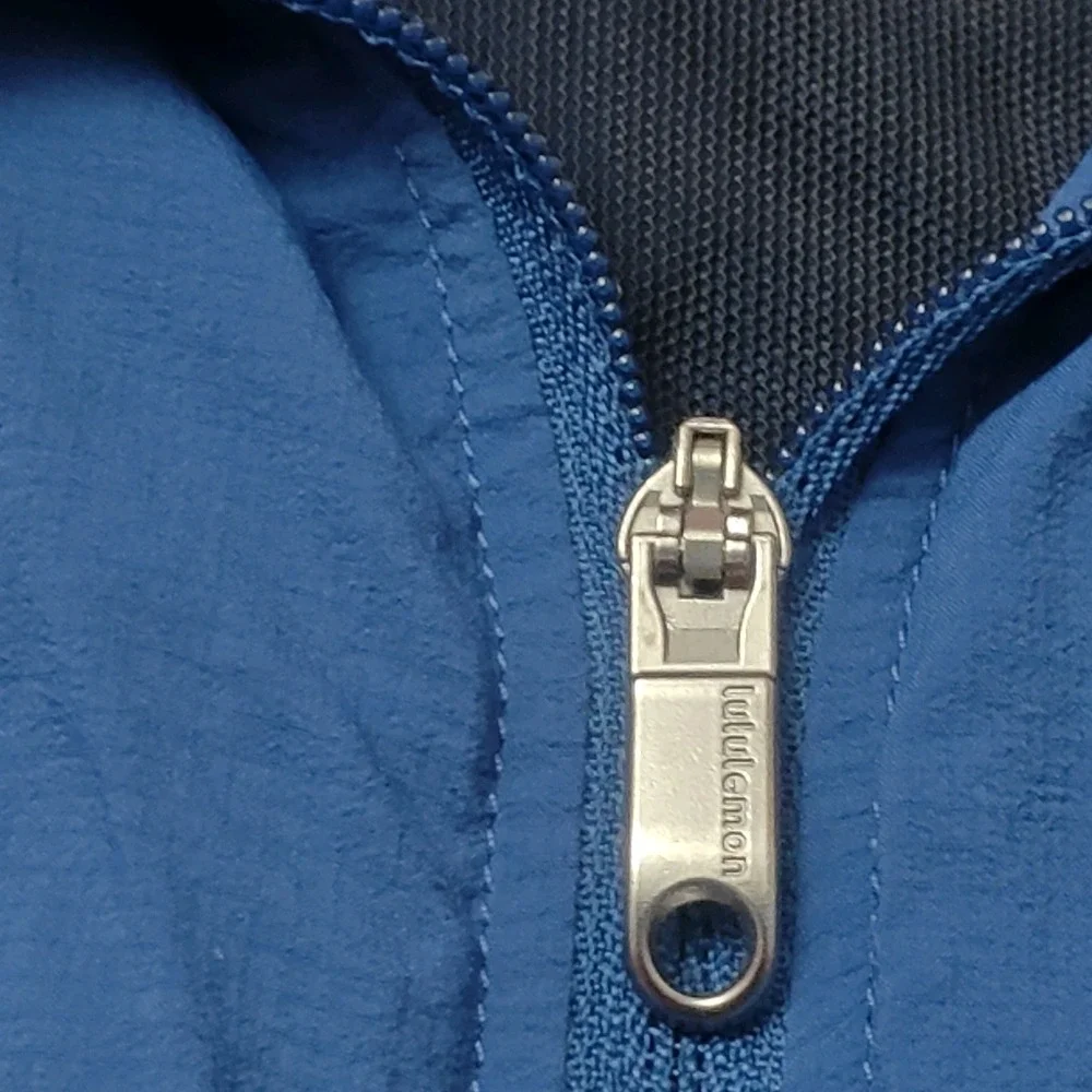 Lululemon Mens Blue Full Zip Windbreaker Track Jacket Laser Cut Venting‎ XL